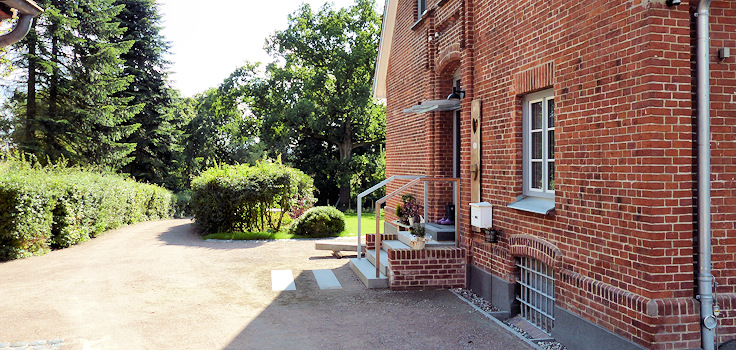 Neue Eingangstreppe